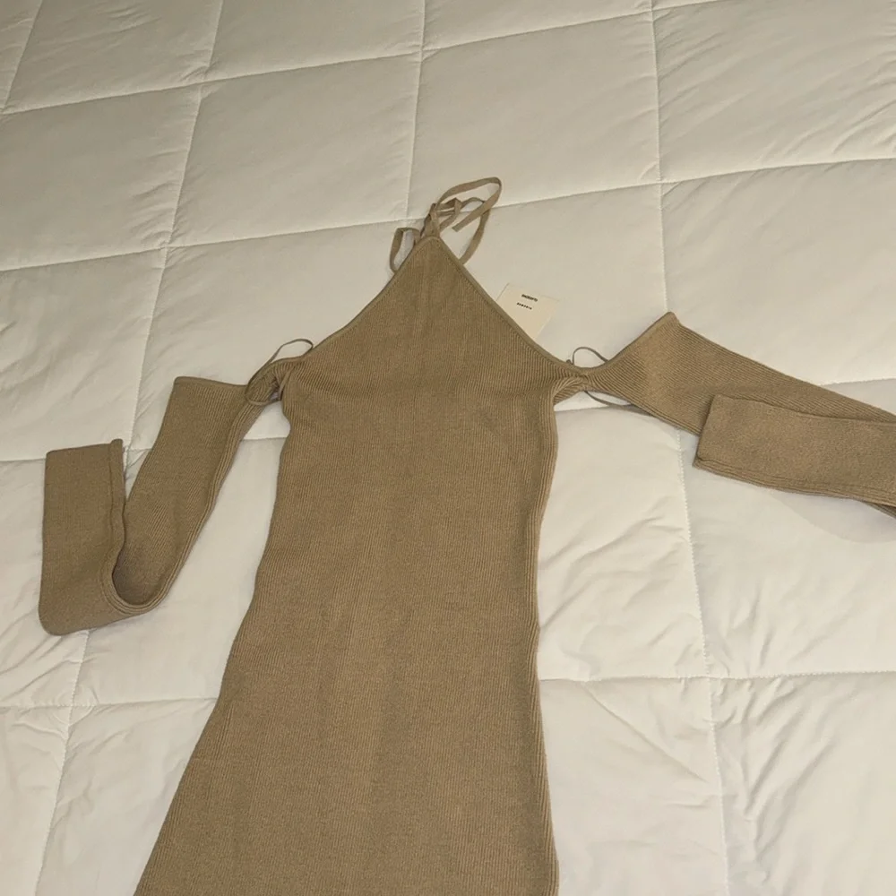 Glassons longsleeve halter knit dress - Picture 4 of 7